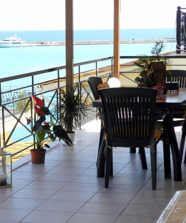 Port View Apartment Zakynthos Town Exterior photo